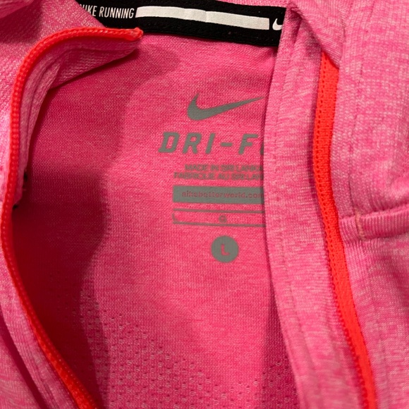 Large dri fit top - Picture 2 of 2